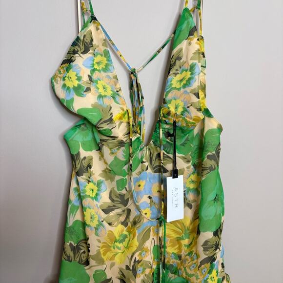 NWT ASTR Aneira Green Yellow Floral Tiered Ruffled Maxi Dress XL - Picture 7 of 10